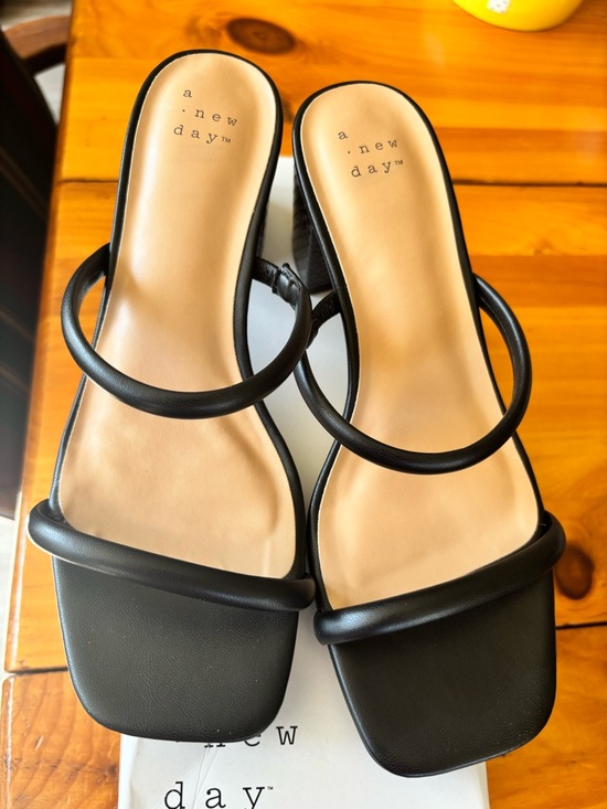 A New Day Black Double Strap Cris Heels- size 6.5 NIB - Picture 2 of 7